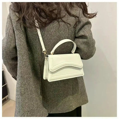 Bolso Transversal Feminino com Design Estruturado Modelo Belle Époque
