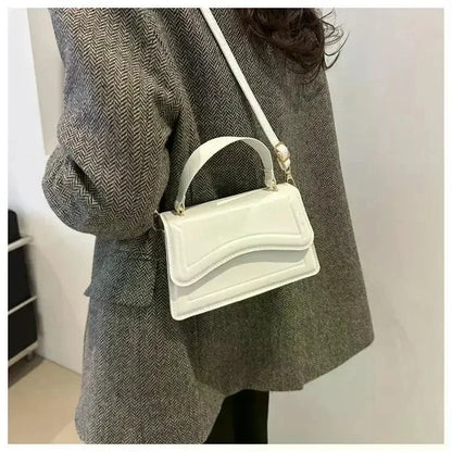 Bolso Transversal Feminino com Design Estruturado Modelo Belle Époque